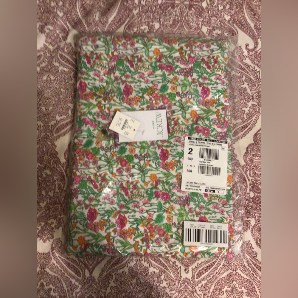 NWT J. Crew Liberty Print Tablecloth - Picture 5 of 6